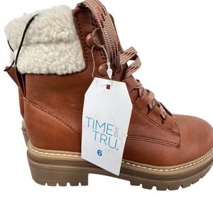 Time and Tru Hiking Lace Up Boot Brown Size 6 Women's Memory Foam Cozy NWT